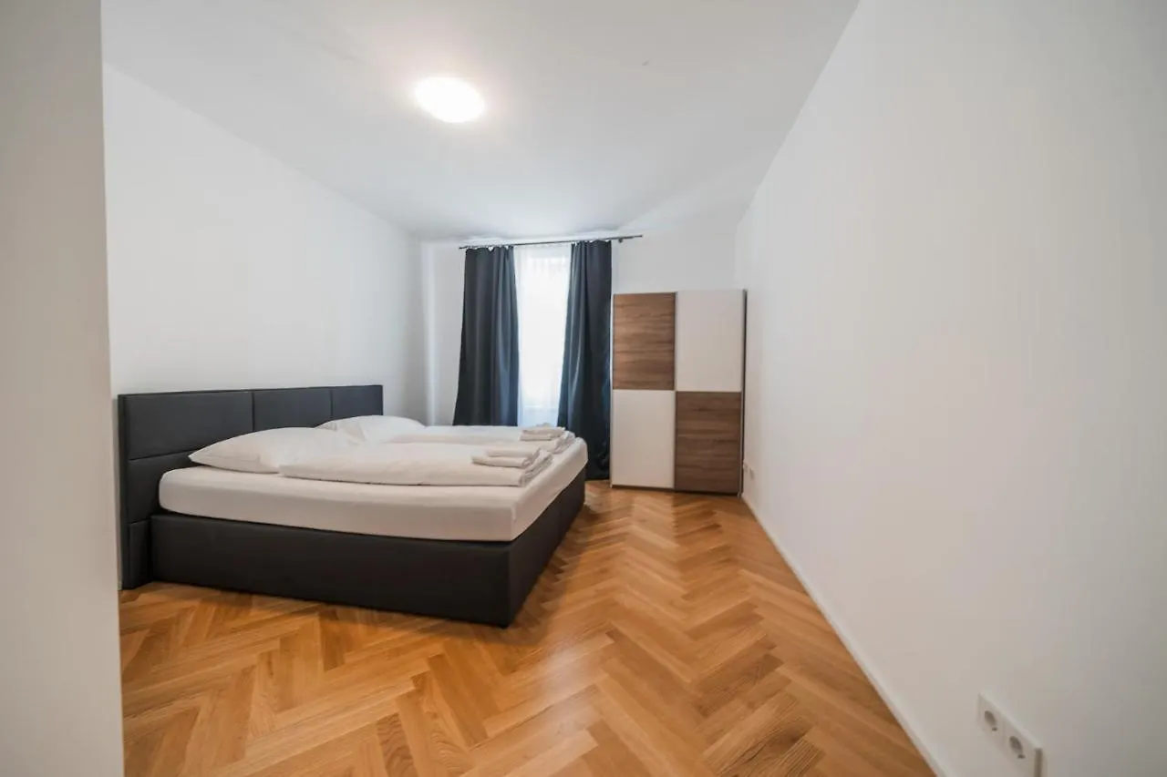Edelweiss City Apartments State Opera Bécs