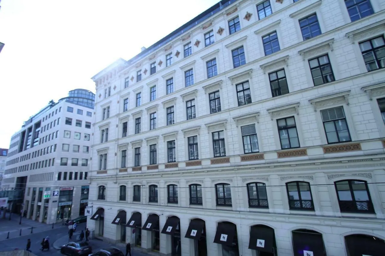 Edelweiss City Apartments State Opera Bécs 0*,  Ausztria
